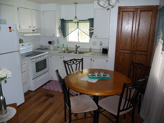 5th image of 258 Irapuato St
