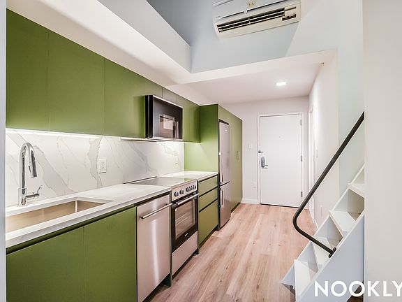 3rd image of 619 Throop Ave #6R