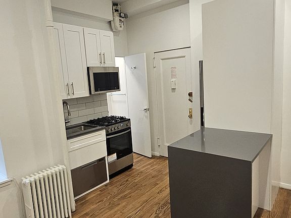 3rd image of 92 Grove St APT 14