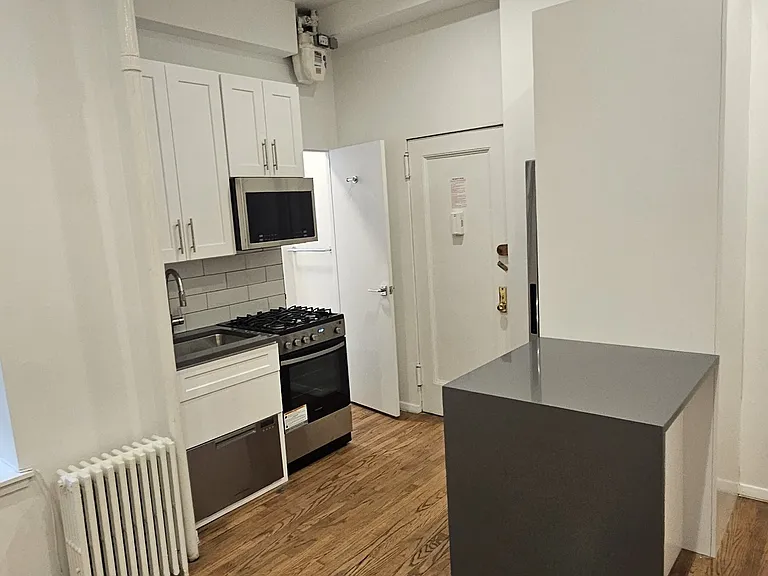 92 Grove St #14 — Photo 3