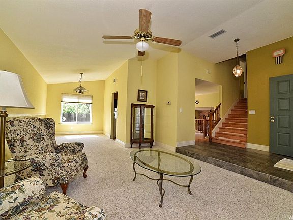 4th image of 4137 N Country Dr