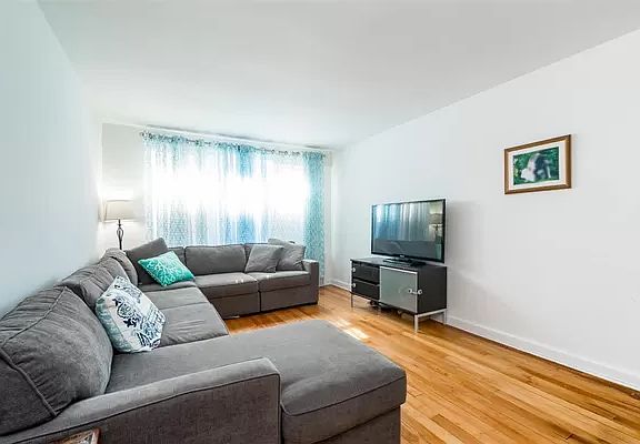 2nd image of 3925 51st St APT 1E