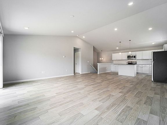 4th image of 4447 Pine Creek Dr