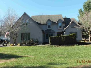 8725 Summerfield Rd, Lambertville, MI 48144