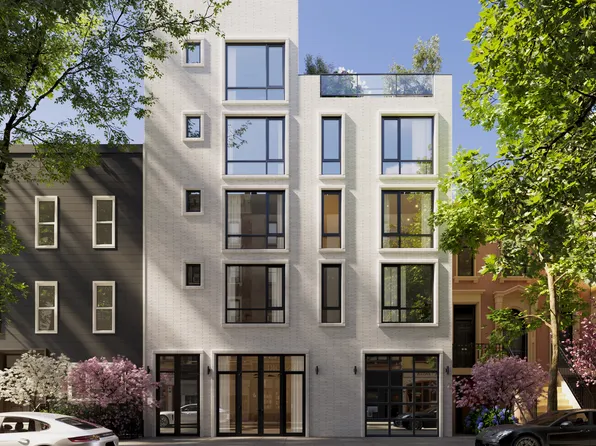 390 Manhattan Avenue image 1 of 11