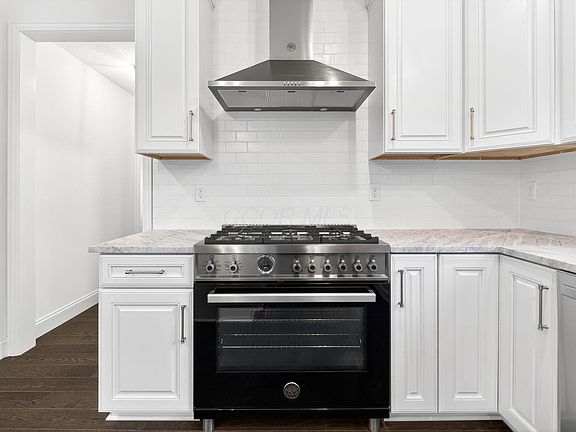 5th image of 7387 Grafton Ln