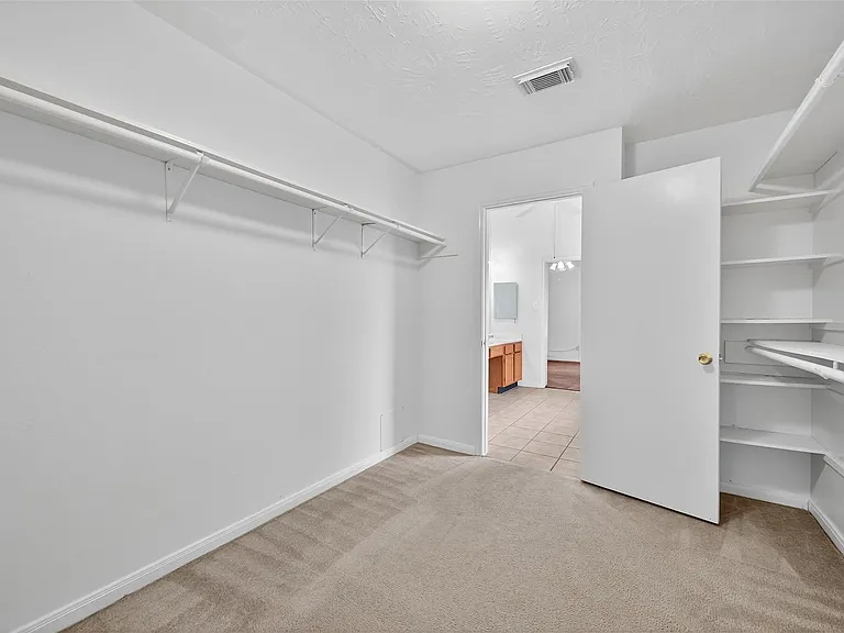 914 W Peach Hollow Cir — Photo 23
