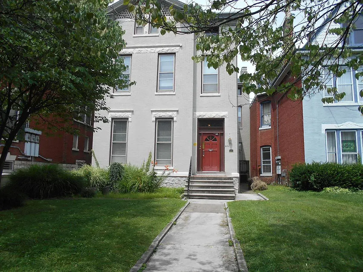 2 bed, 1100 sqft, $999 — Photo 2