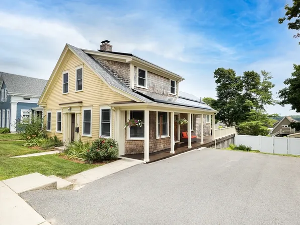 58 Pleasant St, Somerset, MA 02726