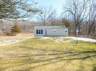 58 Washington Rd, Brimfield, MA 01010