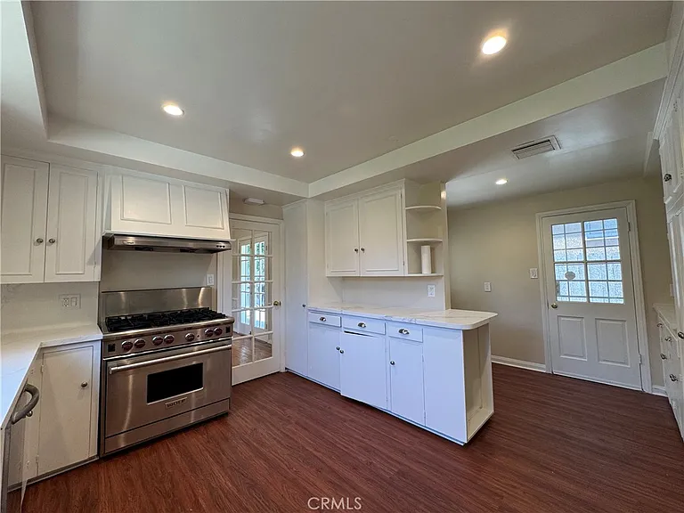 565 Sierra Vista Ave — Photo 16