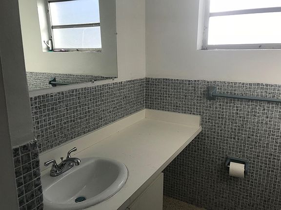 3rd image of 1970 NE 172nd St APT 6