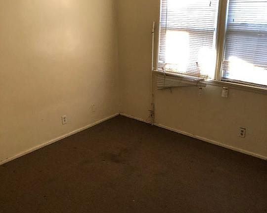 5th image of 735 E 109th St