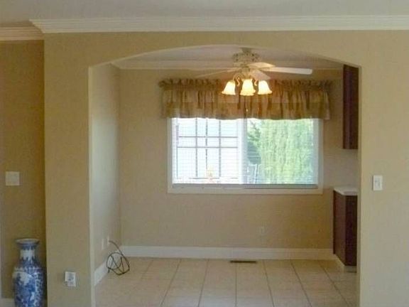 Arched Entry Eat-In Kit.