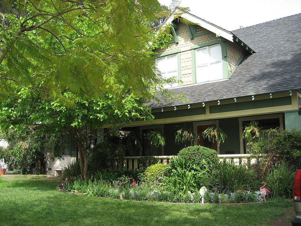 1st image of 700 N Mentor Ave