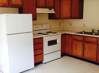 89 Friend St APT 204, Adams, MA 01220