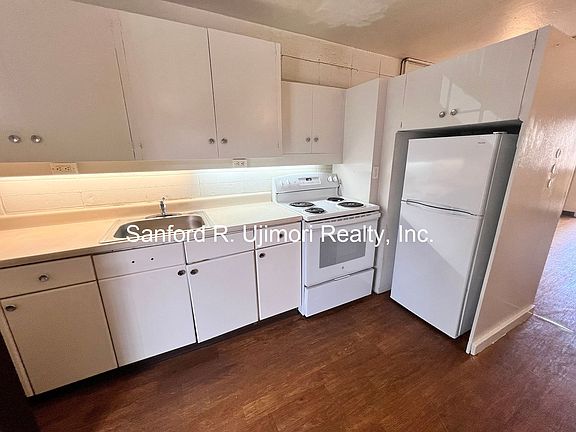3rd image of 1635 Clark St APT 10