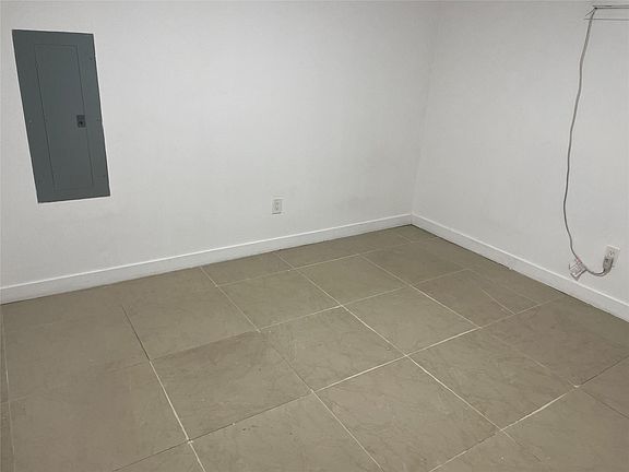 5th image of 2120 SW 51st Ct