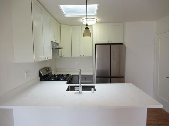 4th image of 3939 Ortega St