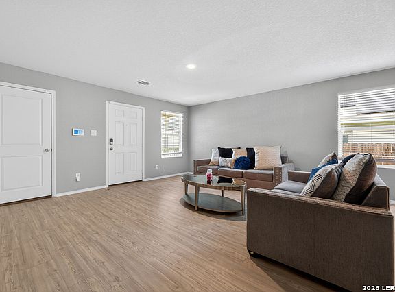 4th image of 6427 Kemper Pl