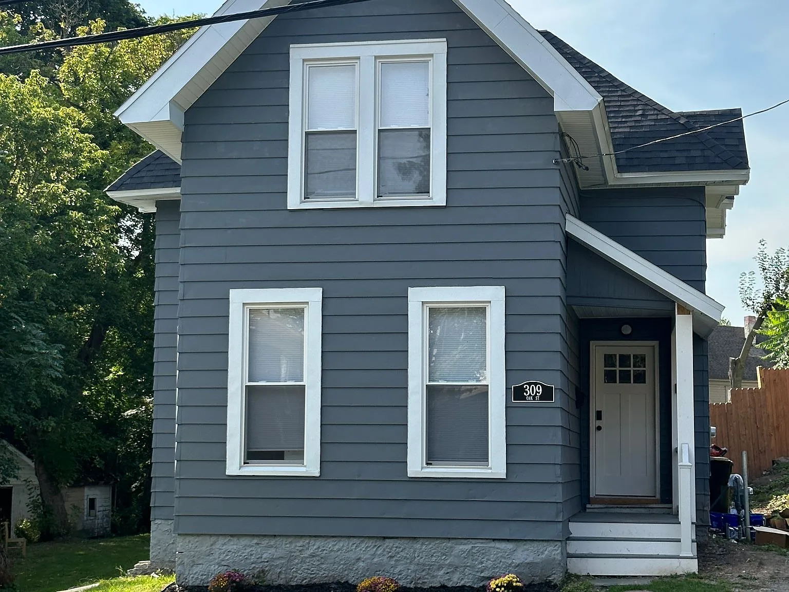 3 bed, 1253 sqft, $1,995 — Photo 1