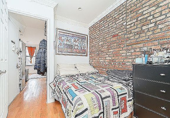 5th image of 331 E 9th St #7
