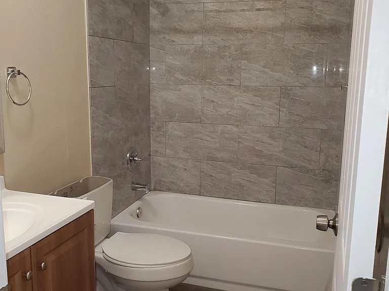 706 W 1st Ave #2 — Photo 8