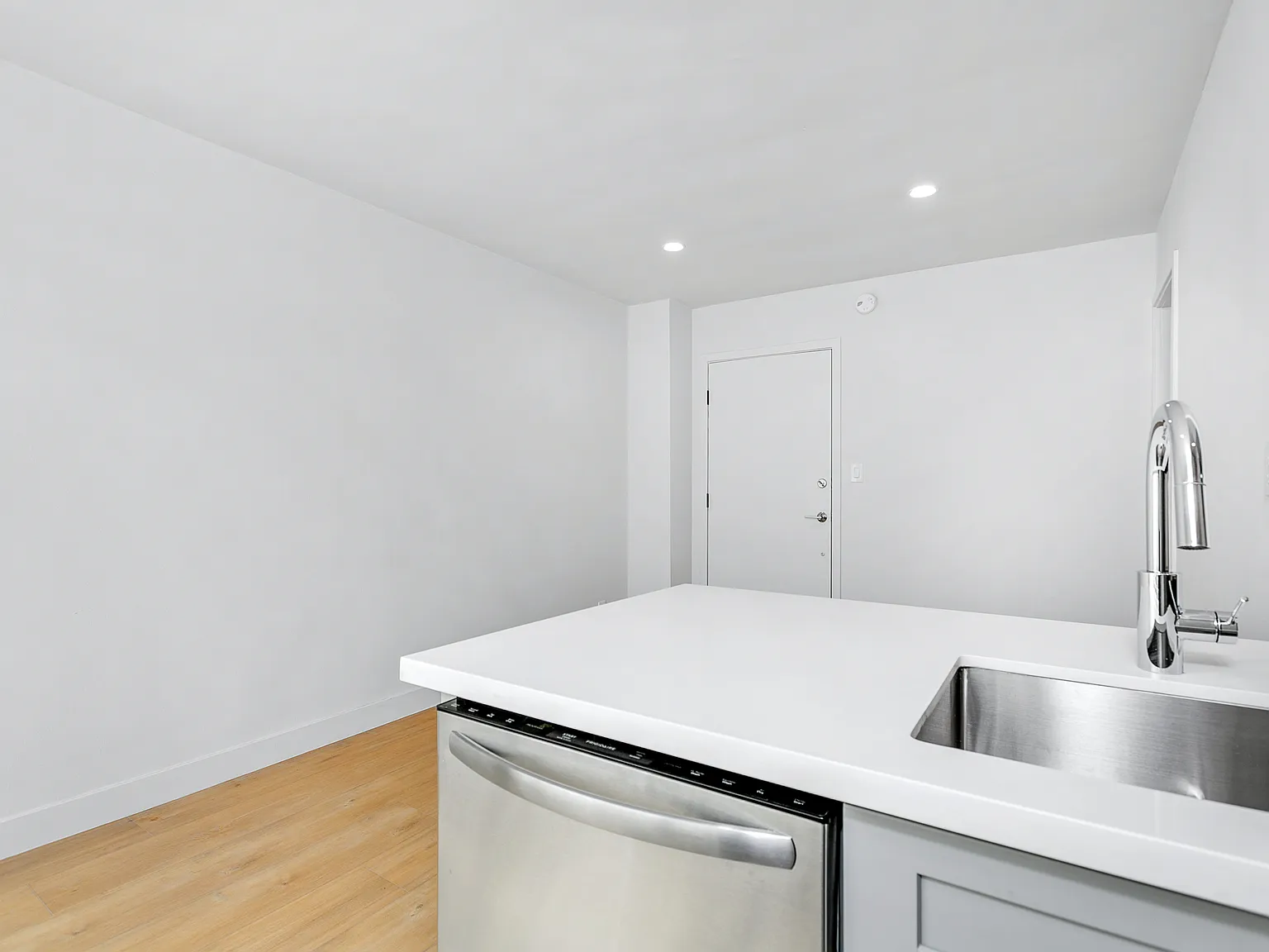 1 bed, $2,095 — Photo 2