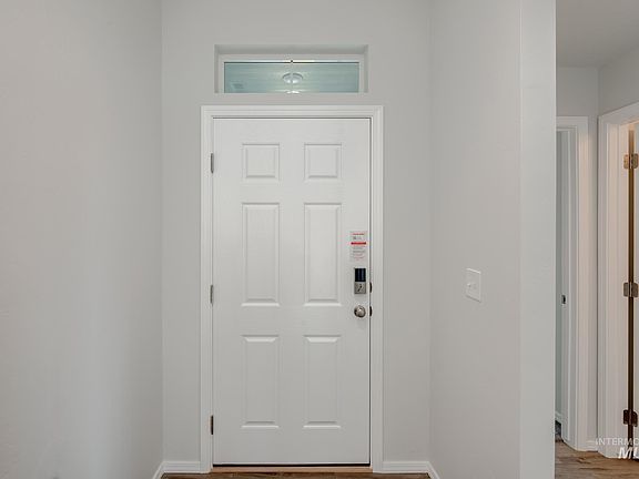 2nd image of 4914 Fire Opal St
