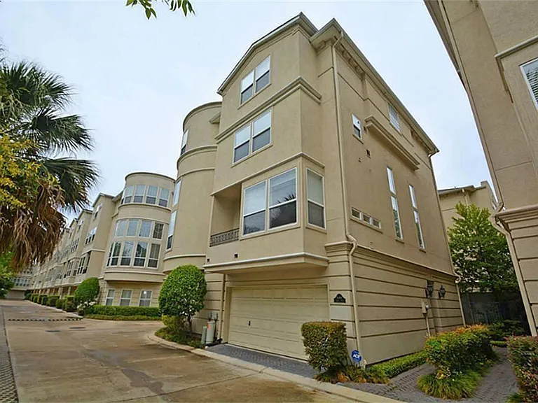 1515 Hyde Park Blvd #39 — Photo 34