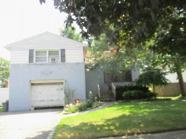 117 2nd Ave, Massapequa Park, NY 11762