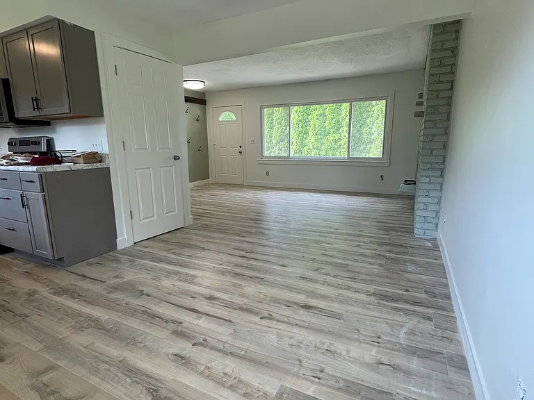 675 Farm Rd #673 — Photo 3