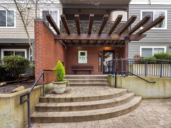 7912 170th Avenue NE #101, Redmond, WA 98052