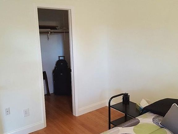 5th image of 10831 Venice Cir