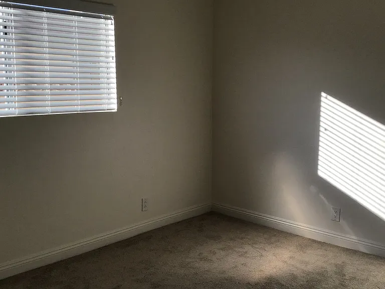5036 West St #5-L-8 — Photo 13