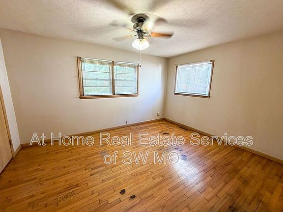 5th image of 516 S Prince Ln