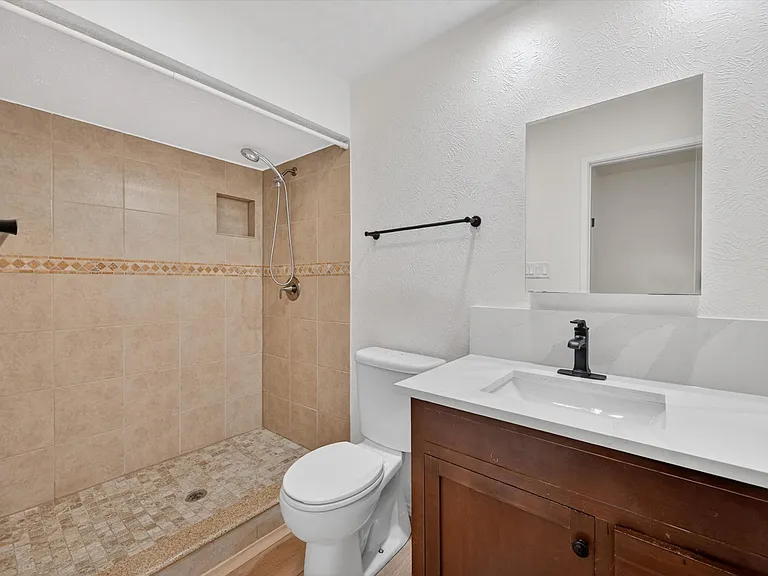 4304 Crabapple St — Photo 12