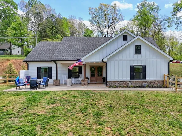 346 Woodland Ln, Hayesville, NC 28904