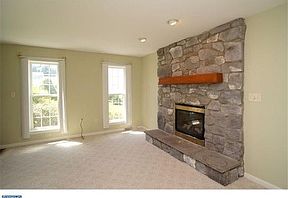4th image of 275 Coldiron Dr