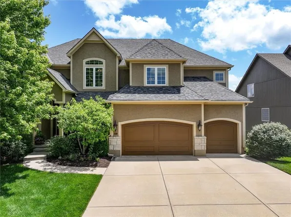 9317 W 156th Pl, Overland Park, KS 66221