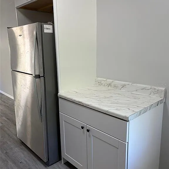 190 W Ventris Ave — Photo 15