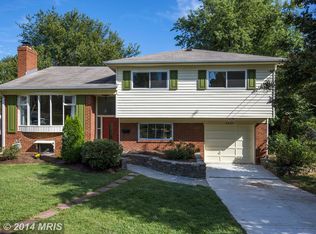 9825 Belhaven Rd, Bethesda, MD 20817