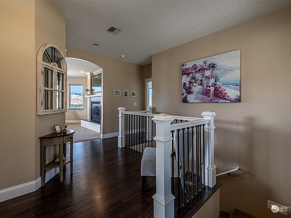5th image of 846 Briarwood Drive