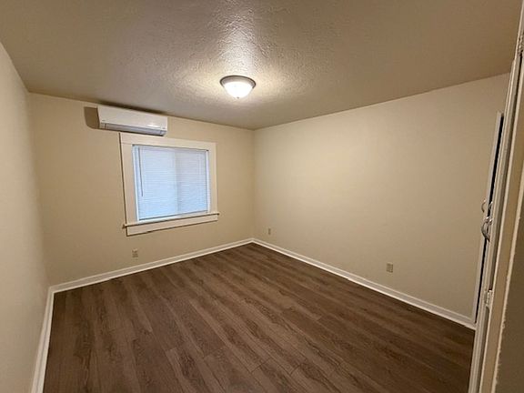 4th image of 64 N Stewart St #3