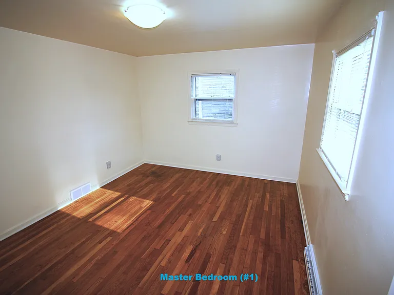 1090 Meridian Ct — Photo 16