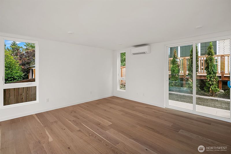 5th image of 2028 NE 123rd Street