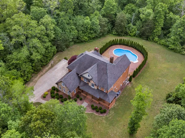 1032 Dogwood Way, Burns, TN 37029