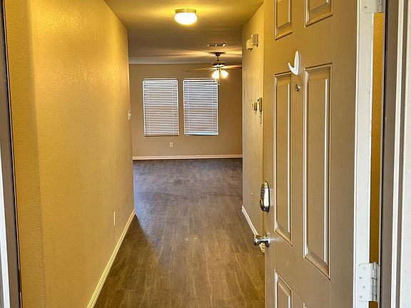 4th image of 1609 Gayla Creek Dr
