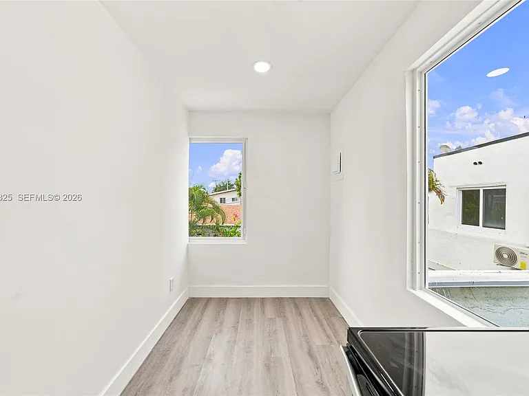 128 NW 9th Ave #2 — Photo 11