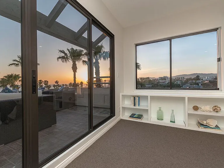 110 Ocean Park Blvd #502 — Photo 11